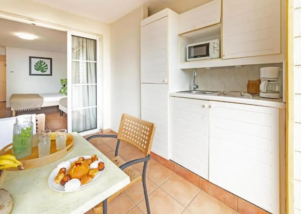 Apartment Studio Avec Varangue Sainte-Anne